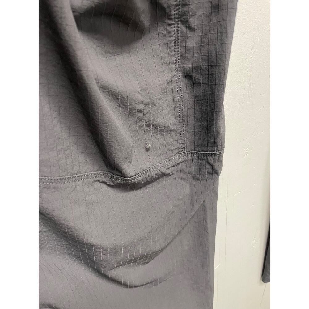 North Face Men's Pants 34 Dark Gray Hiking Fishing Outdoors *Small Snag* - Picture 7 of 9